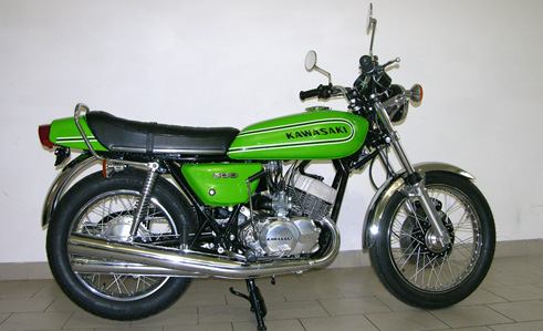 Kawasaki 500cc verde del 1975